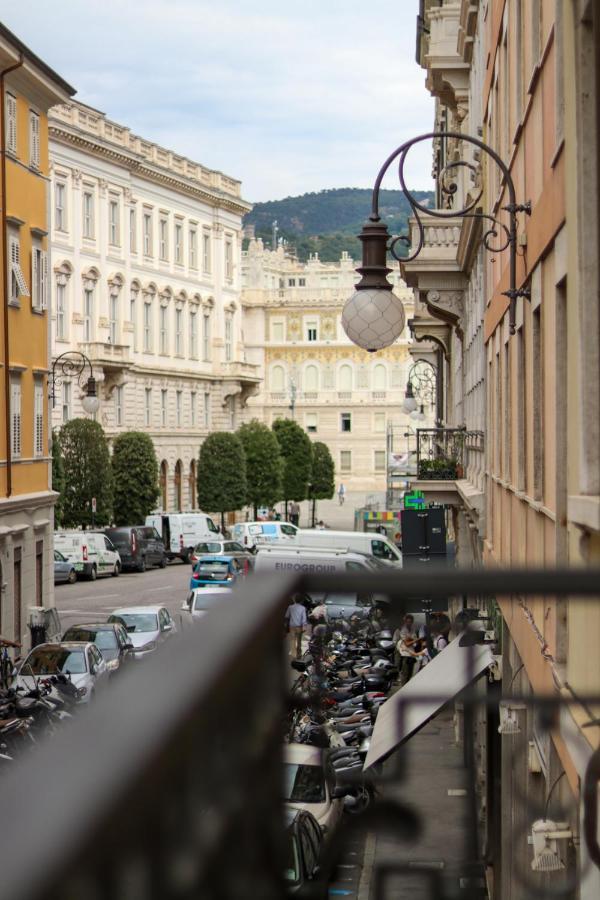 Elisabeth Boutique Rooms Триест Экстерьер фото